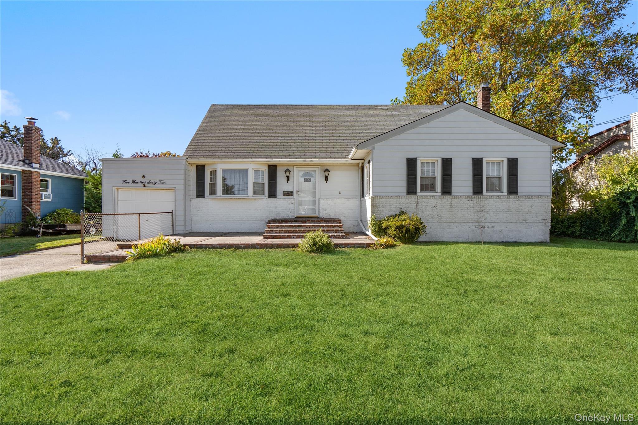 564 Center Briarwood Avenue – For Sale