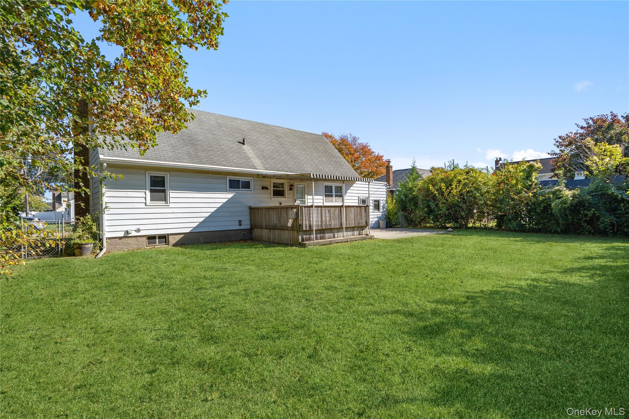 564 Center Briarwood Avenue – For Sale photo 28