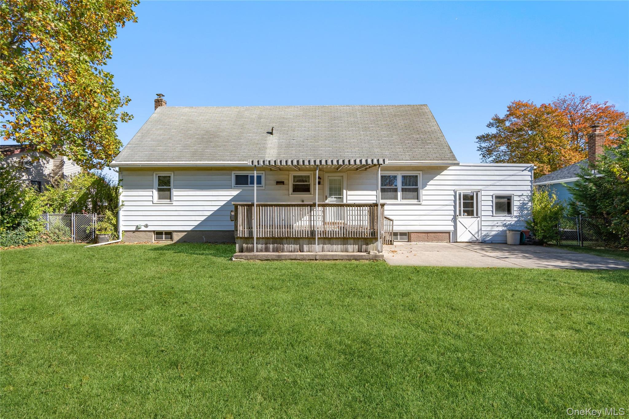 564 Center Briarwood Avenue – For Sale photo 27
