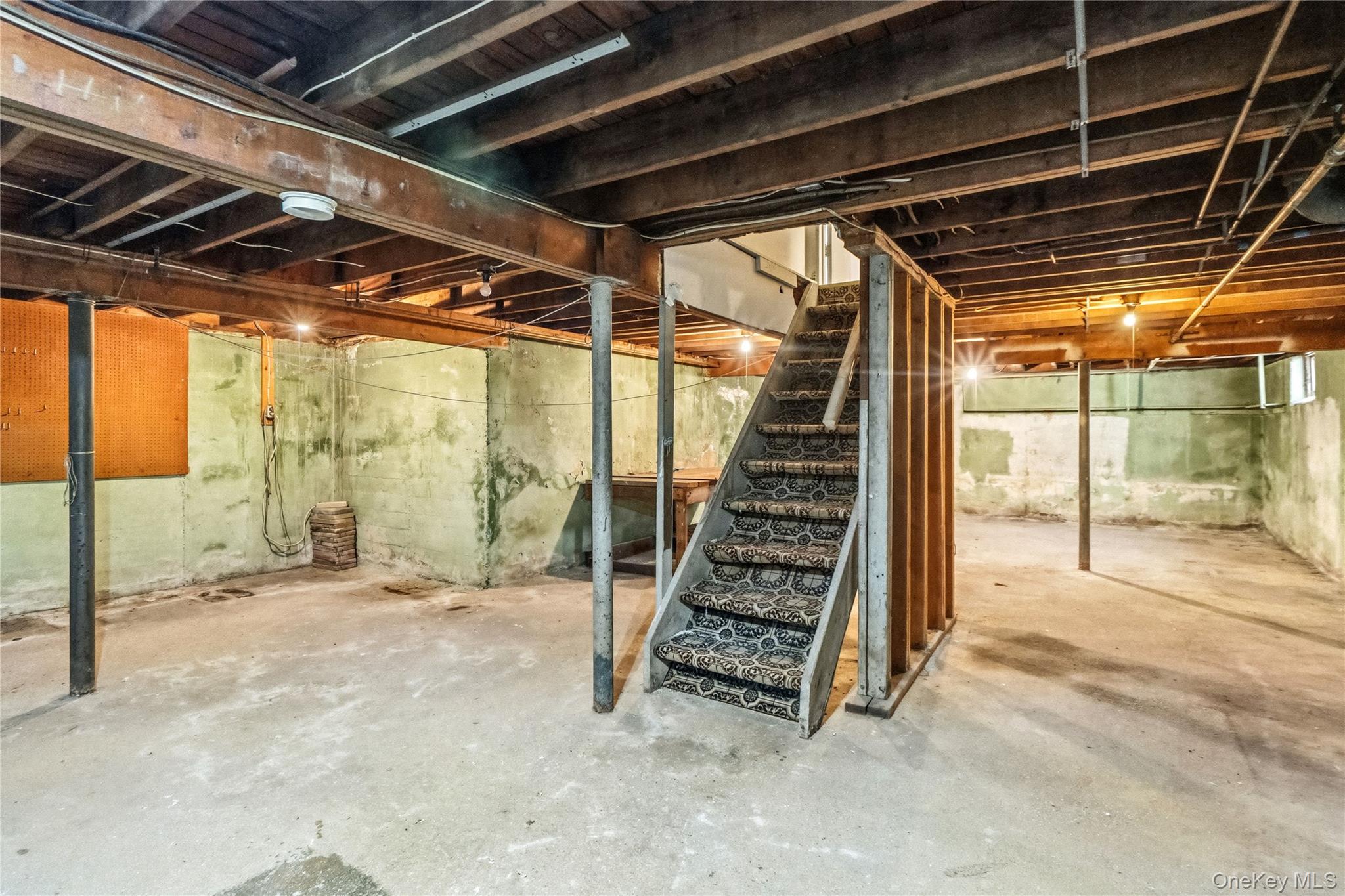 564 Center Briarwood Avenue – For Sale photo 22