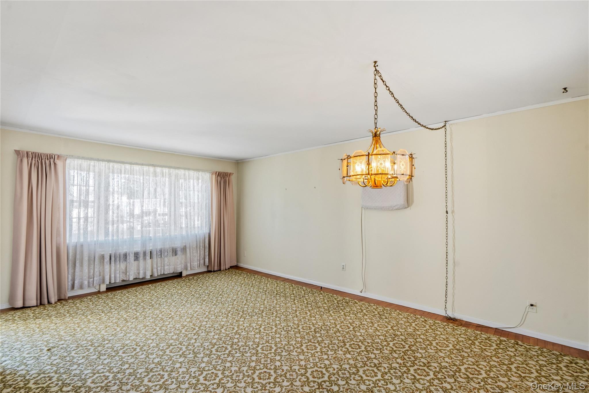 564 Center Briarwood Avenue – For Sale photo 6