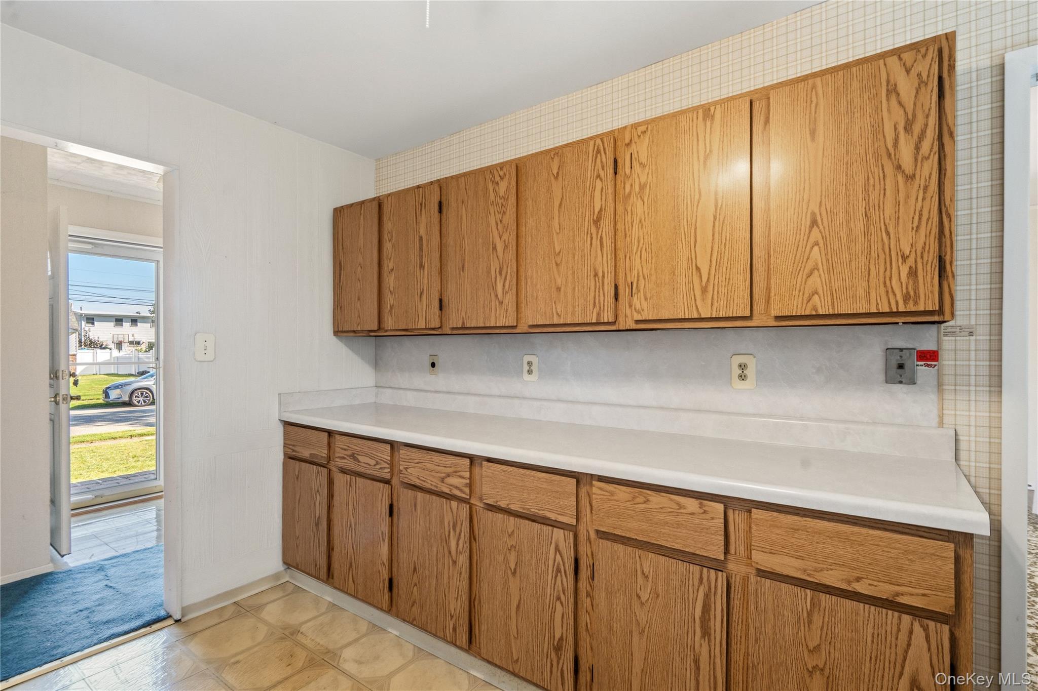 564 Center Briarwood Avenue – For Sale photo 12