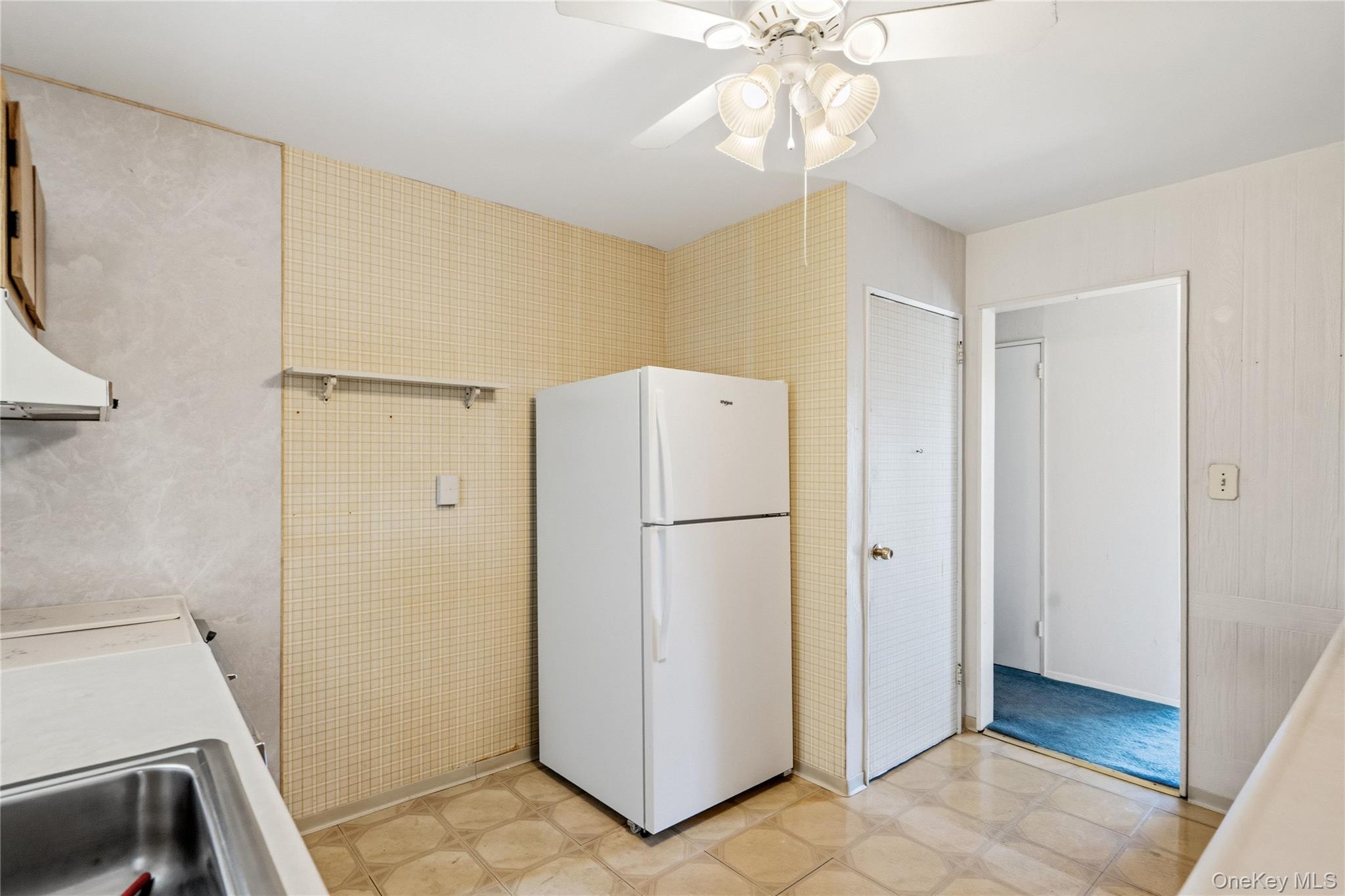 564 Center Briarwood Avenue – For Sale photo 8