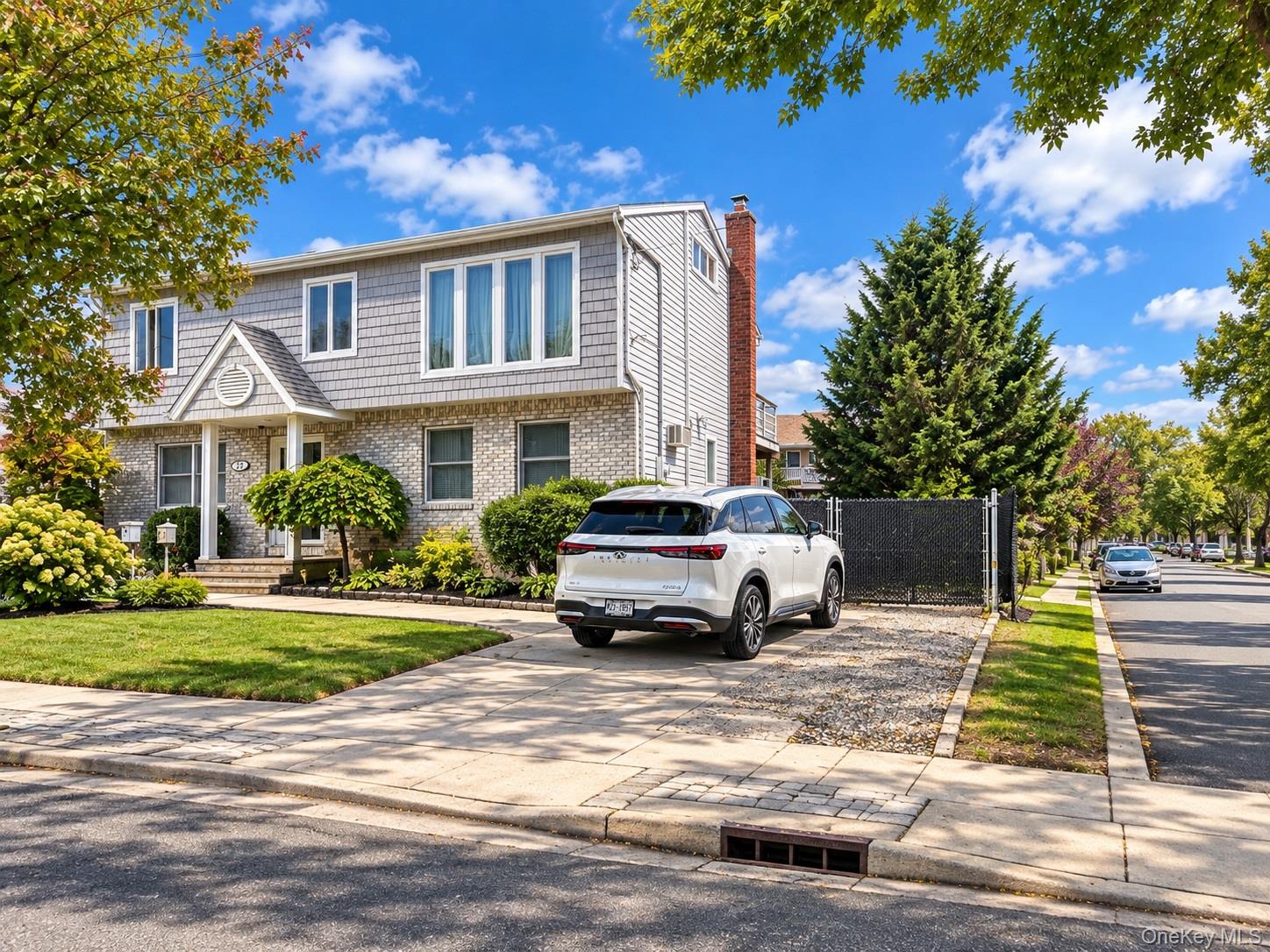 28 Florence Avenue – For Sale photo 2