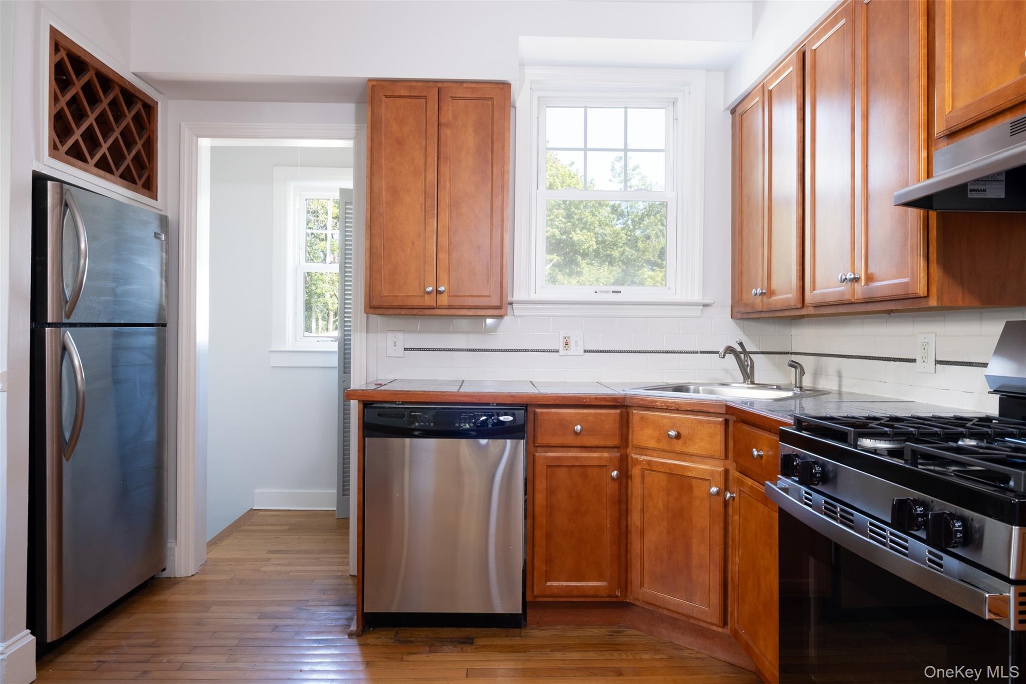 453 Beach Avenue, Unit Left photo 18