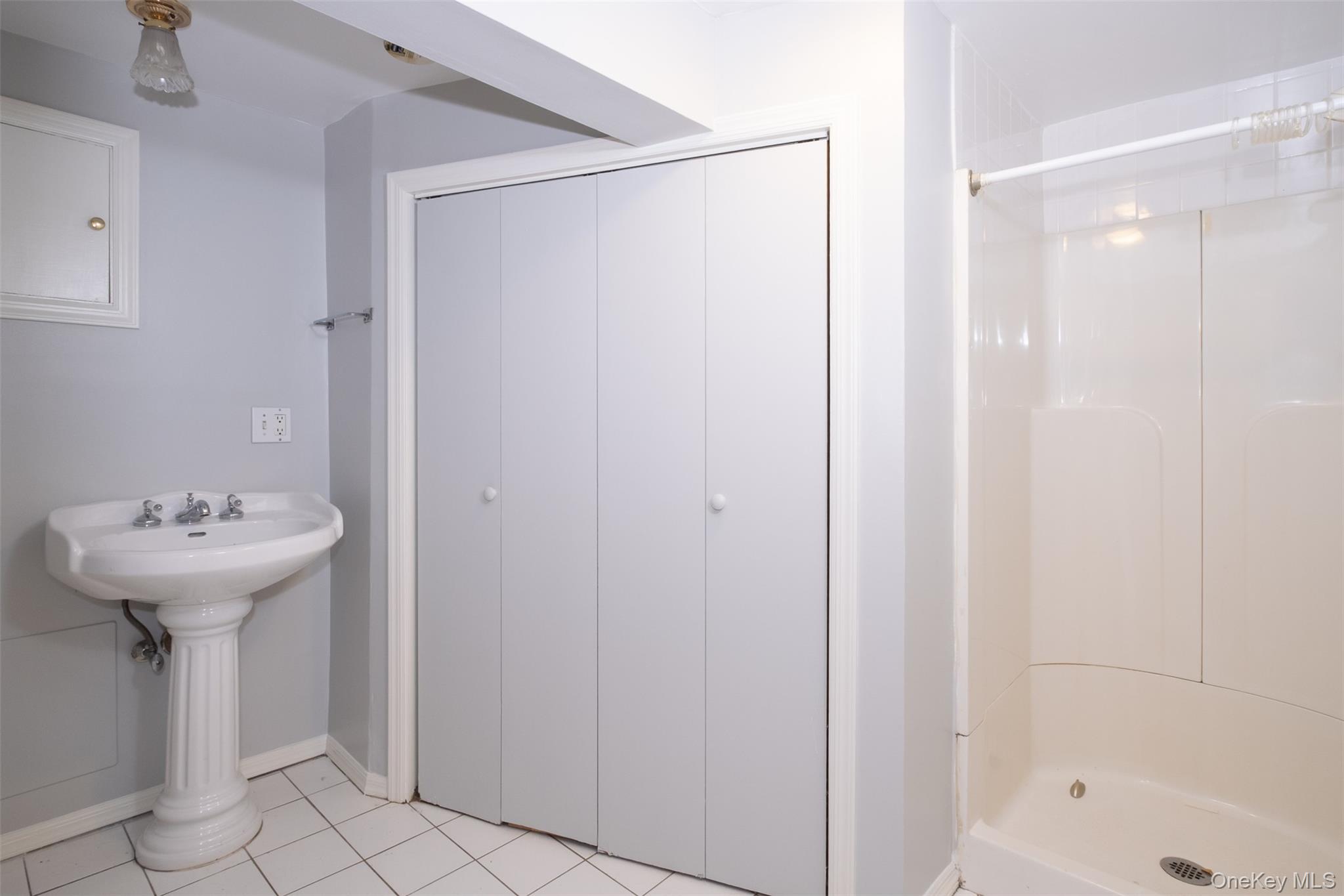 453 Beach Avenue, Unit Left photo 30