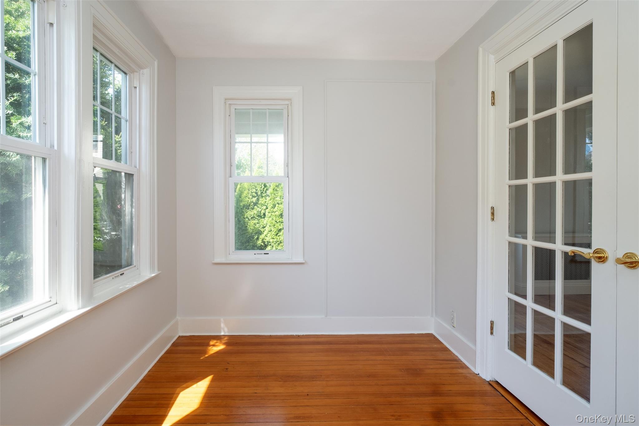453 Beach Avenue, Unit Left photo 4