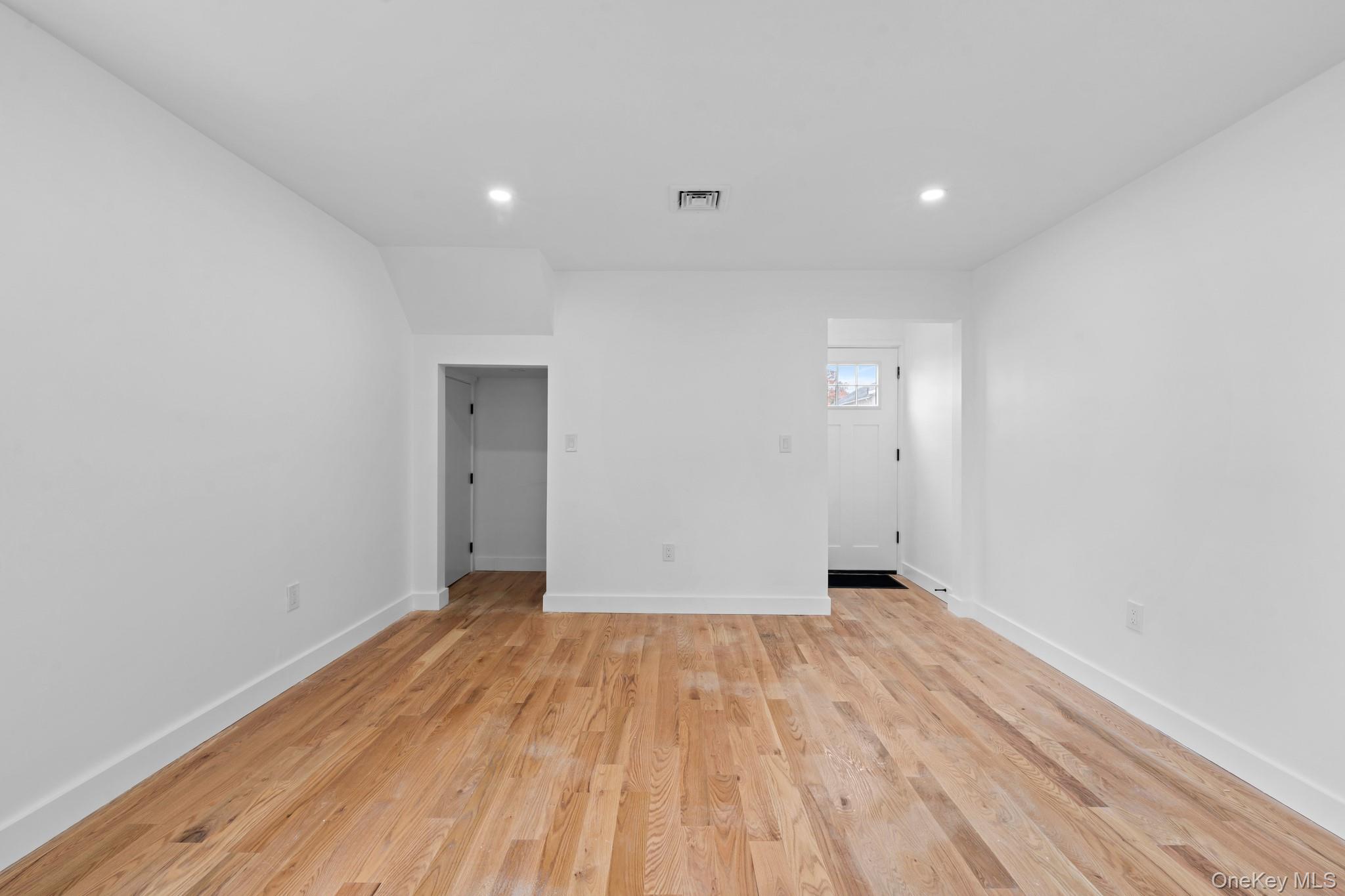 14551 Farmers Boulevard – For Sale photo 11