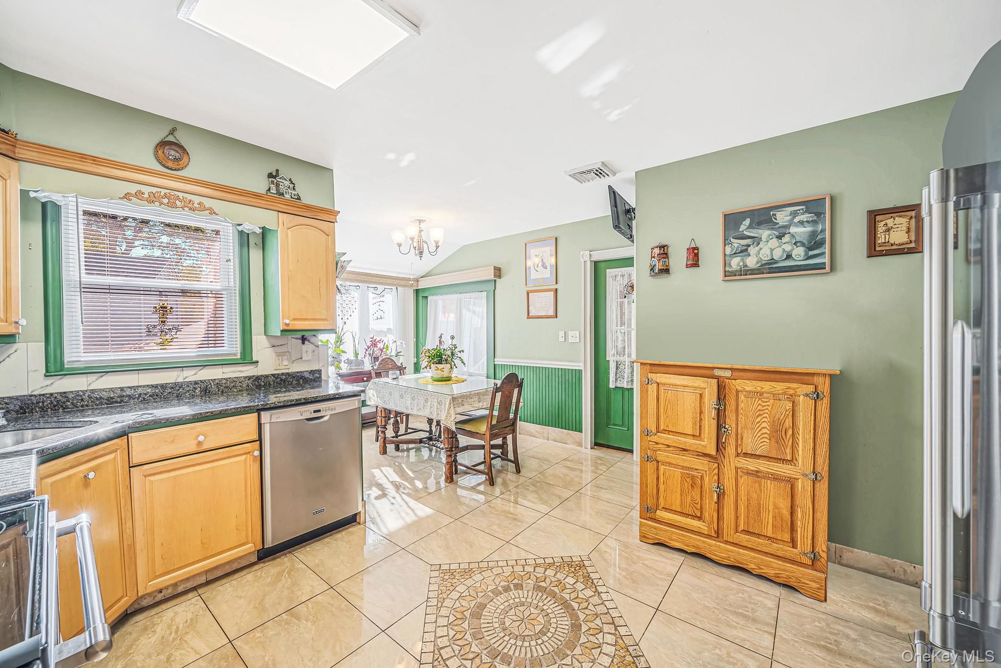 220 Holbrook Avenue – For Sale photo 14
