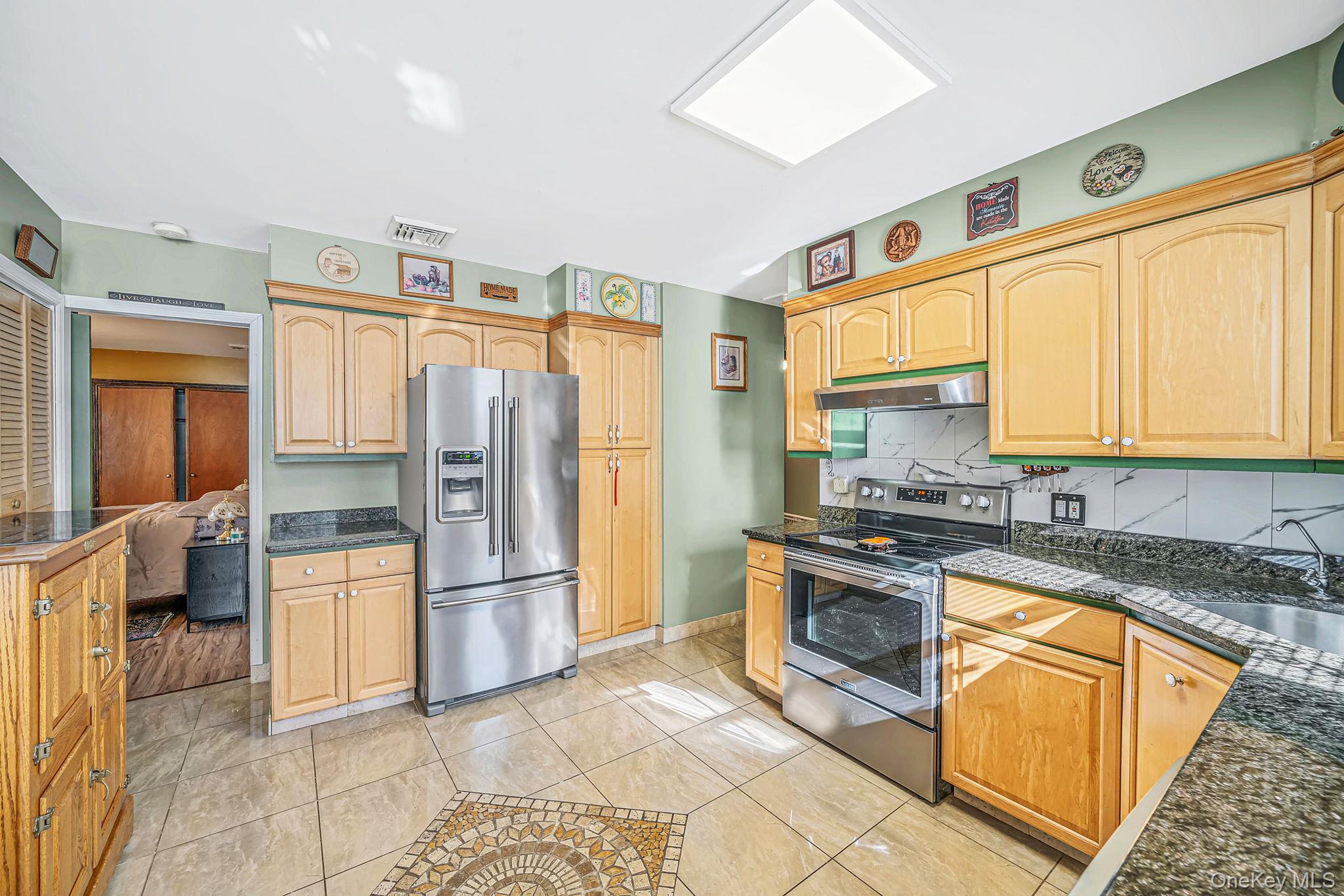 220 Holbrook Avenue – For Sale photo 16