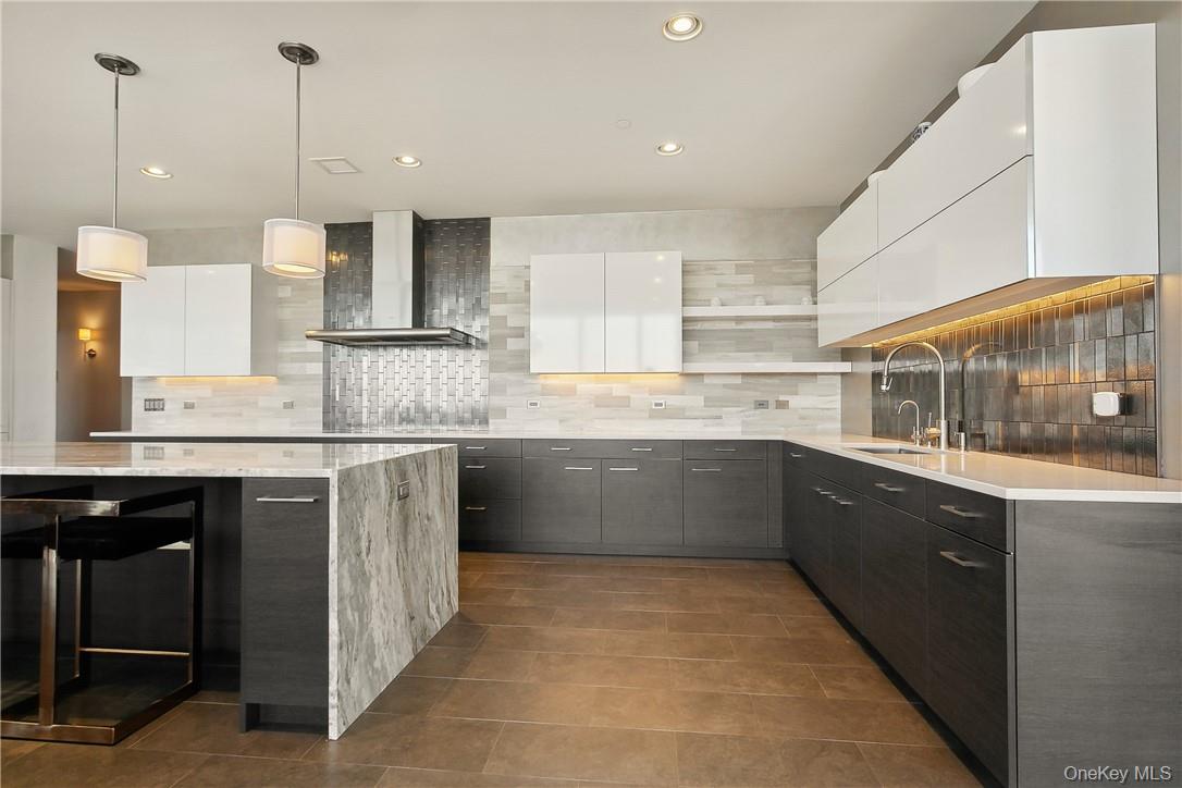 5 Renaissance Square, Unit P9C photo 4