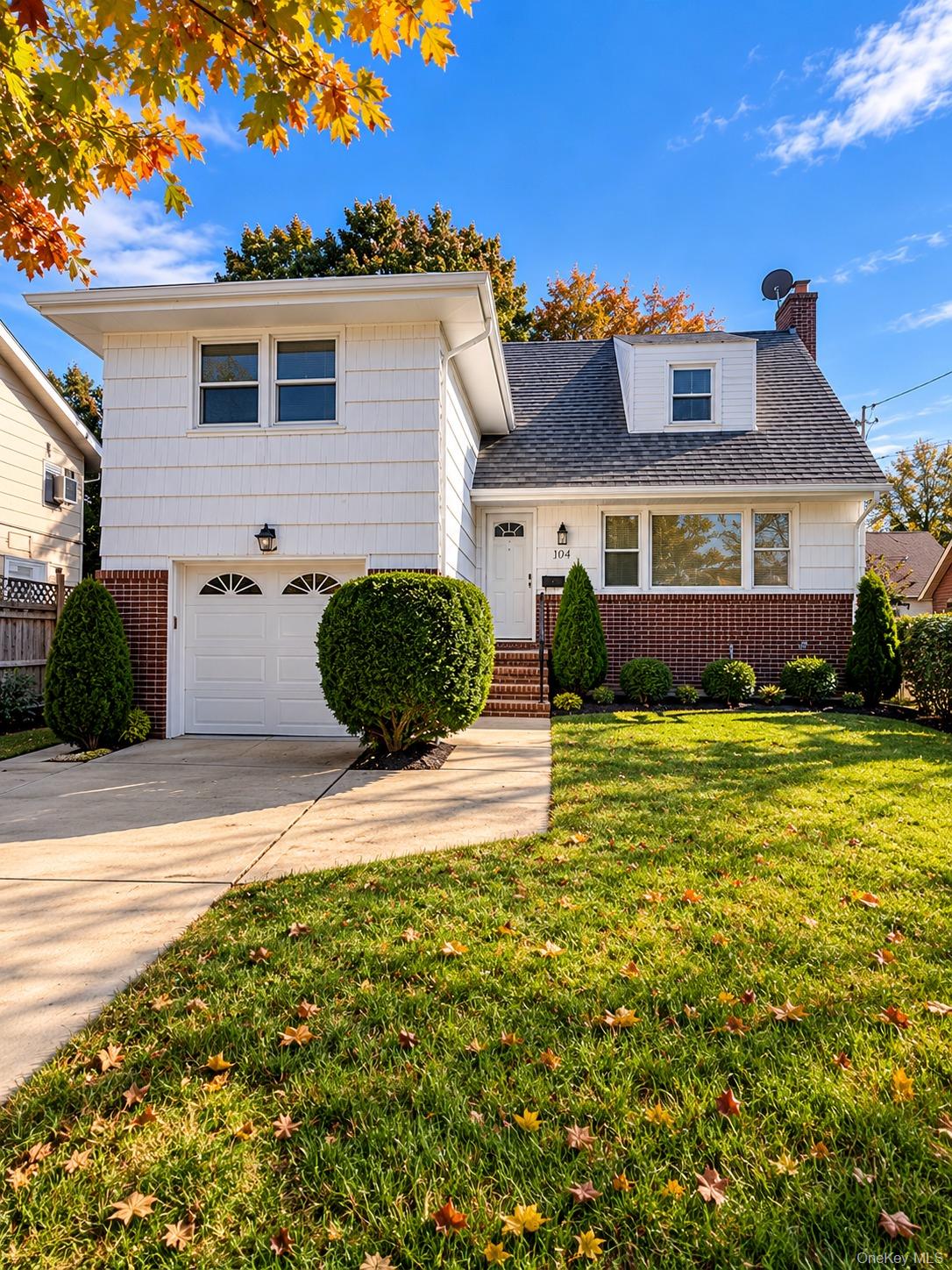 104 Phoenix Street – For Sale