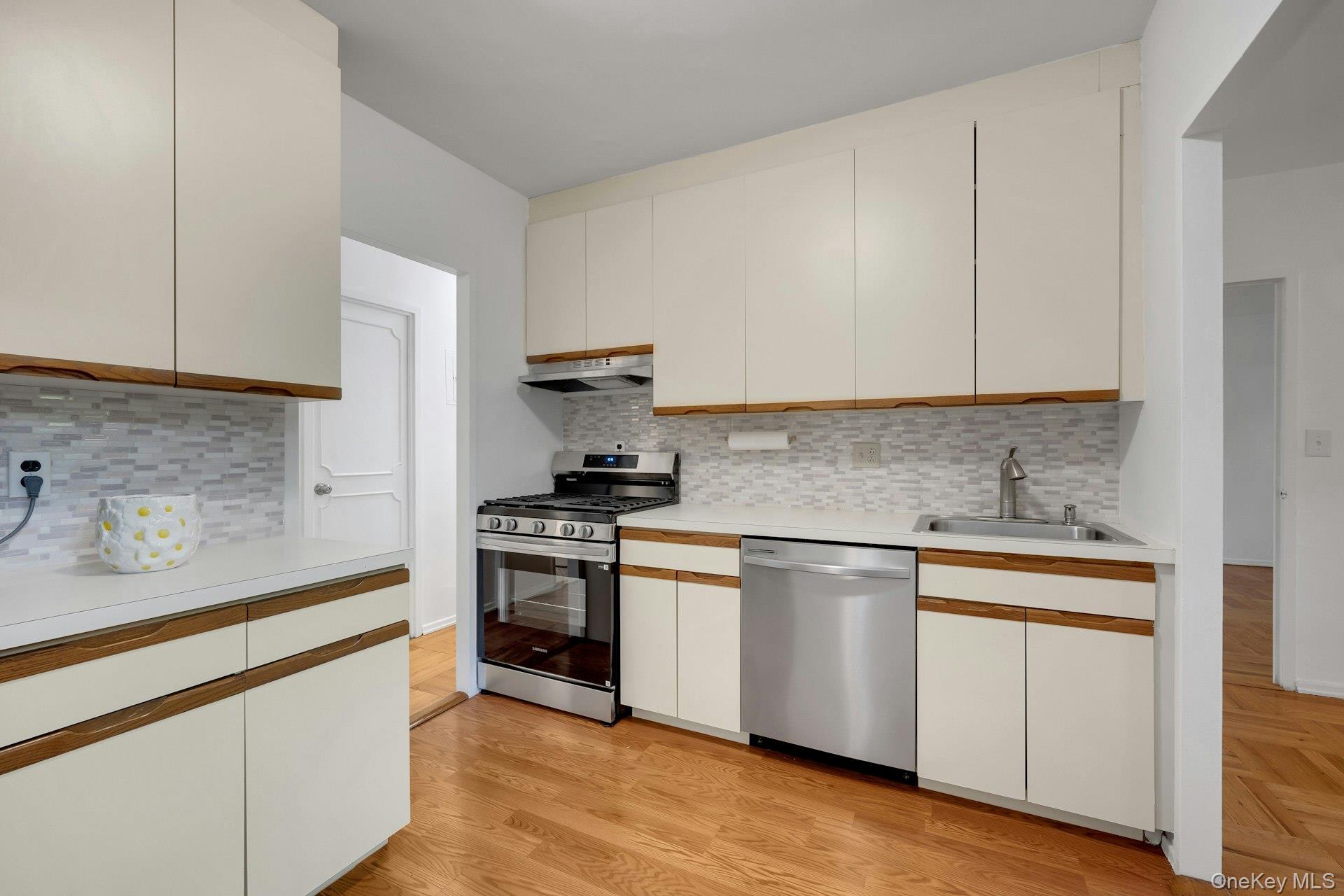 281 Garth Road, Unit C2H photo 17