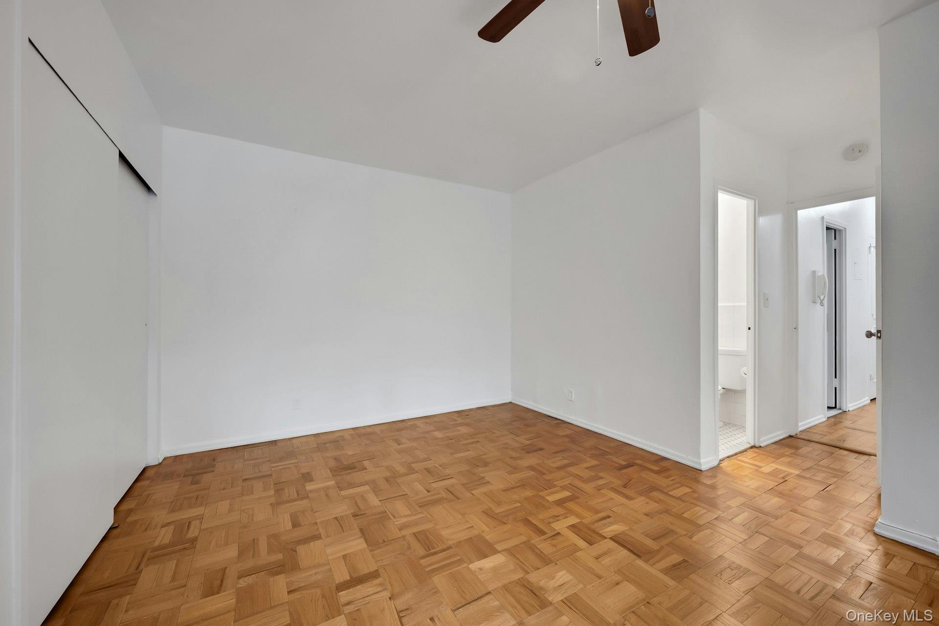 281 Garth Road, Unit C2H photo 13