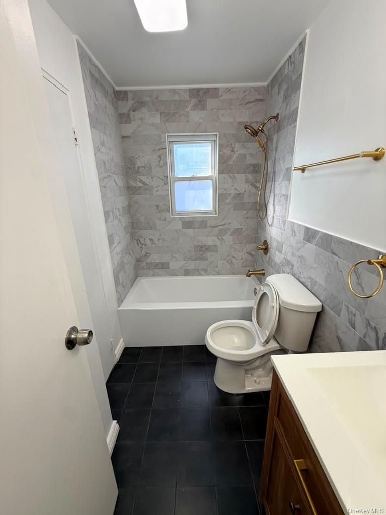 115 Custer Avenue, Unit #2 photo 9