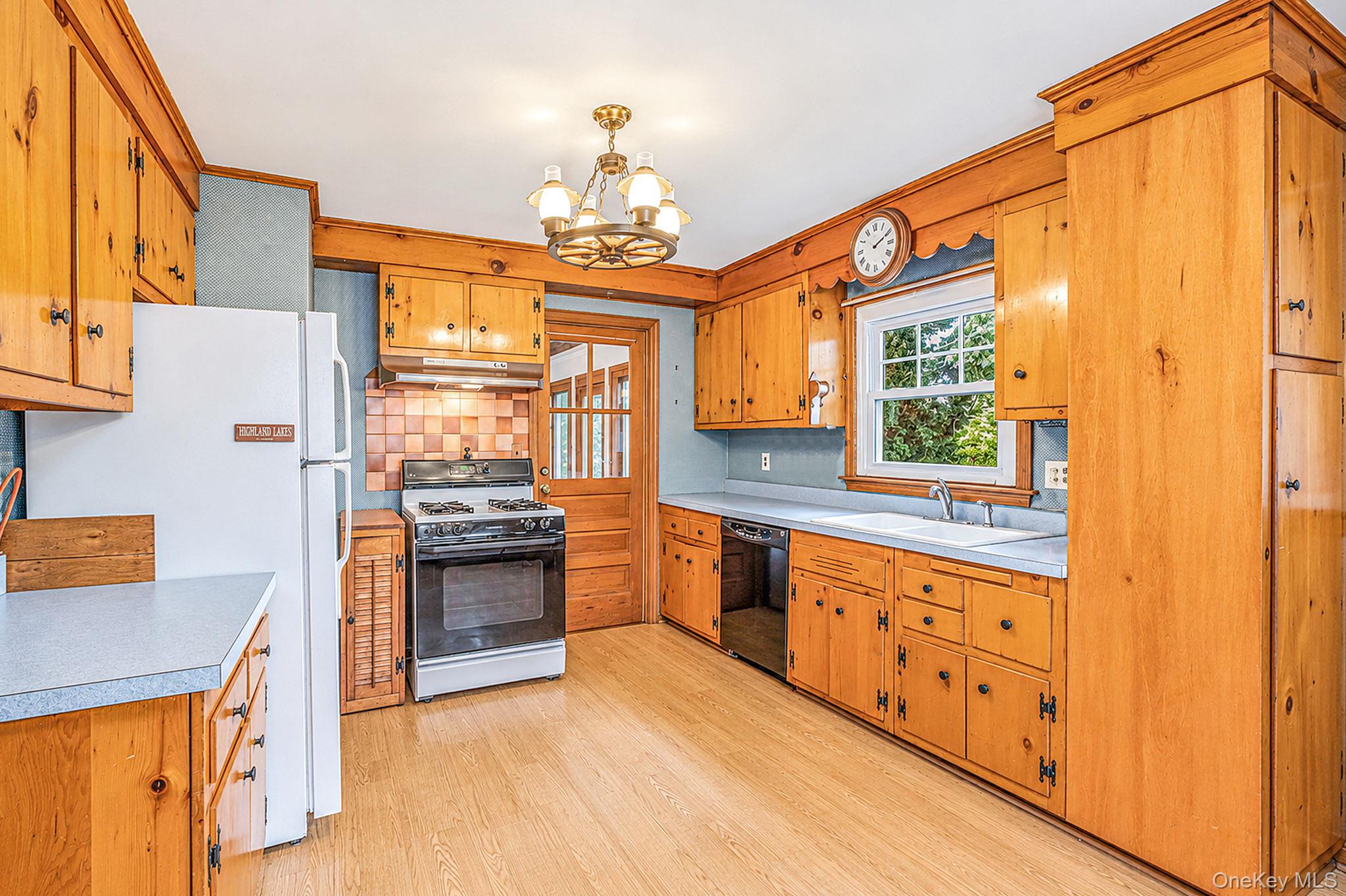 129 Charles Street – For Sale photo 14