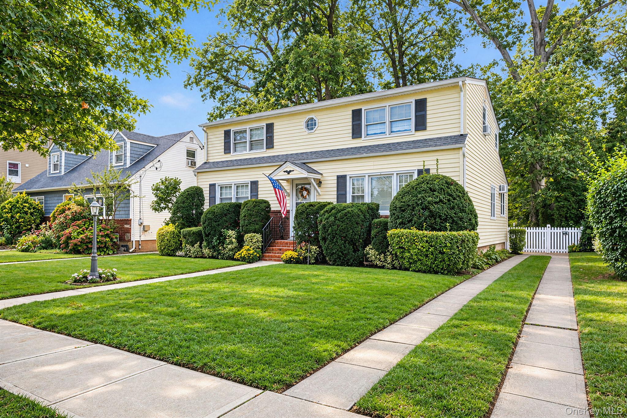 129 Charles Street – For Sale photo 3