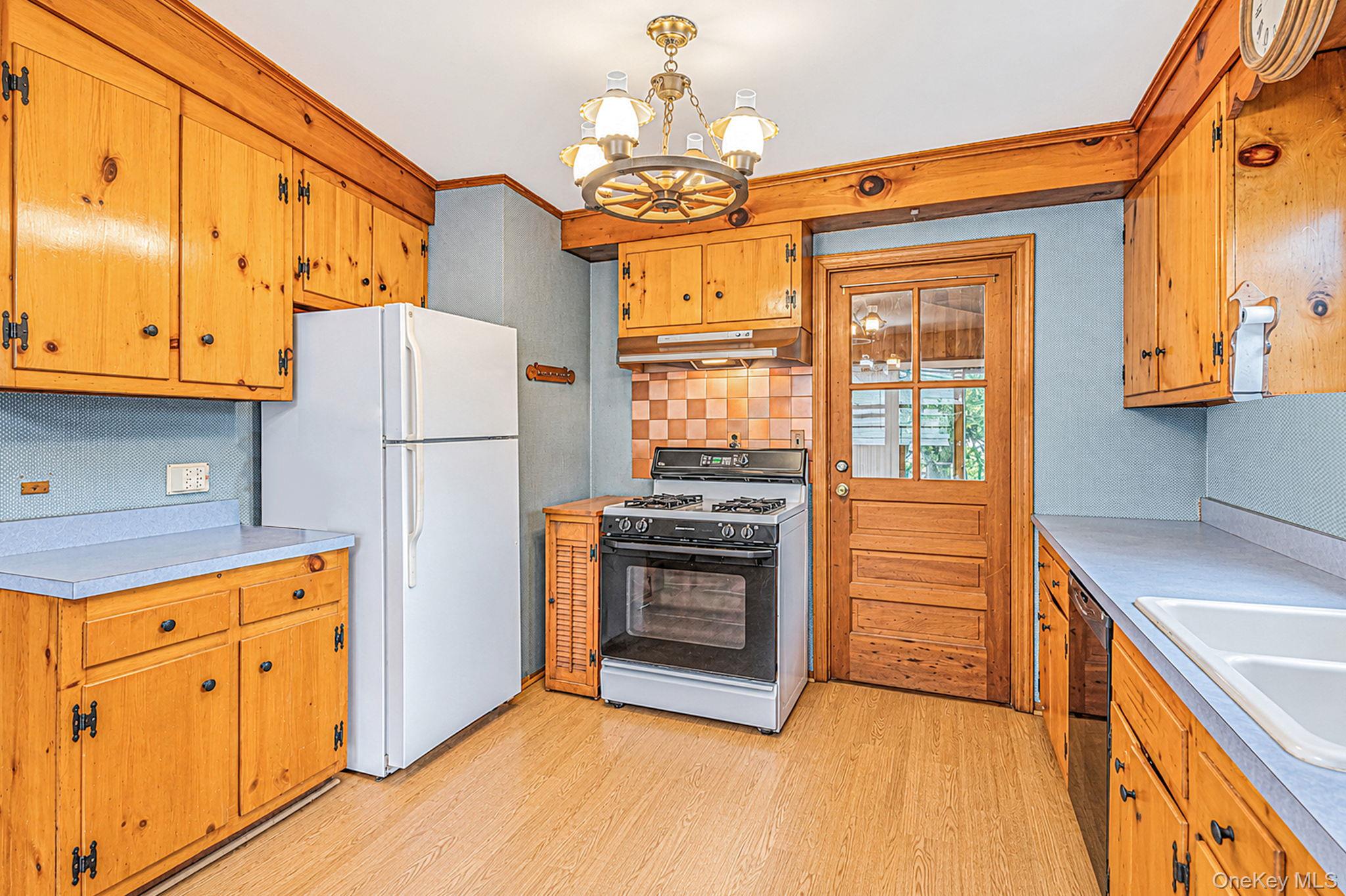 129 Charles Street – For Sale photo 15