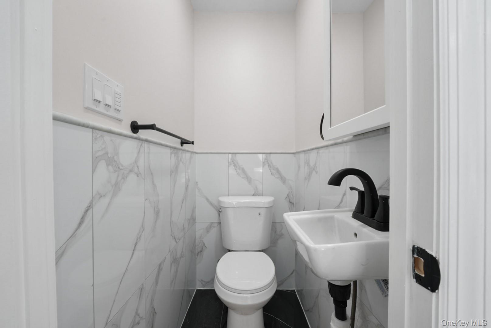 3050 Harding Avenue – For Sale photo 5