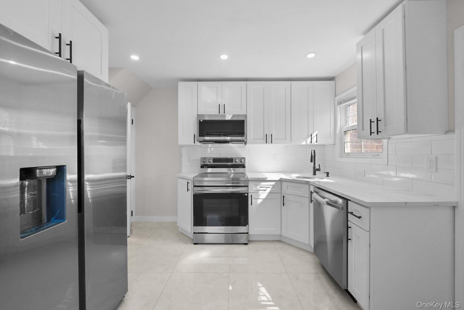 3050 Harding Avenue – For Sale photo 3