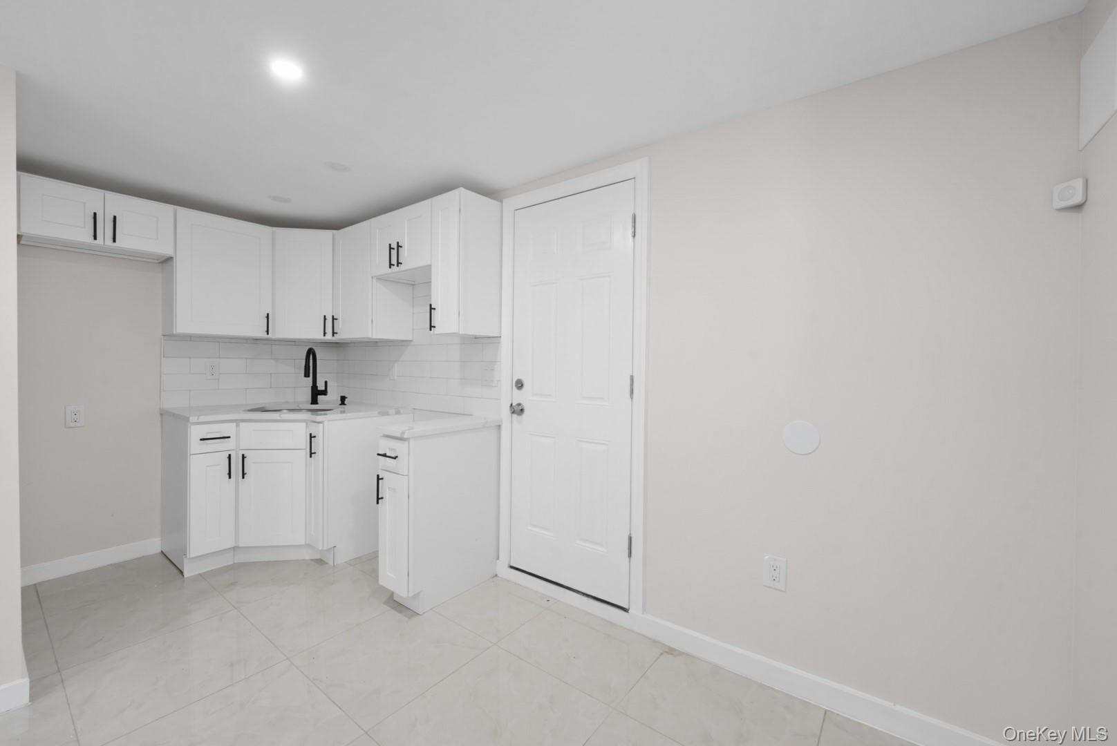 3050 Harding Avenue – For Sale photo 11