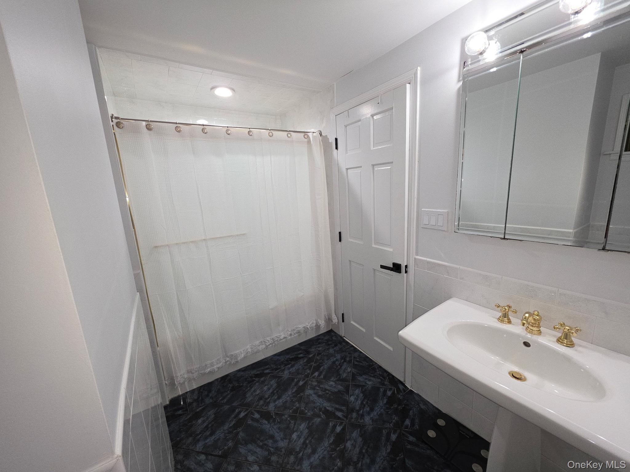 14 W 5th Road – For Sale photo 16