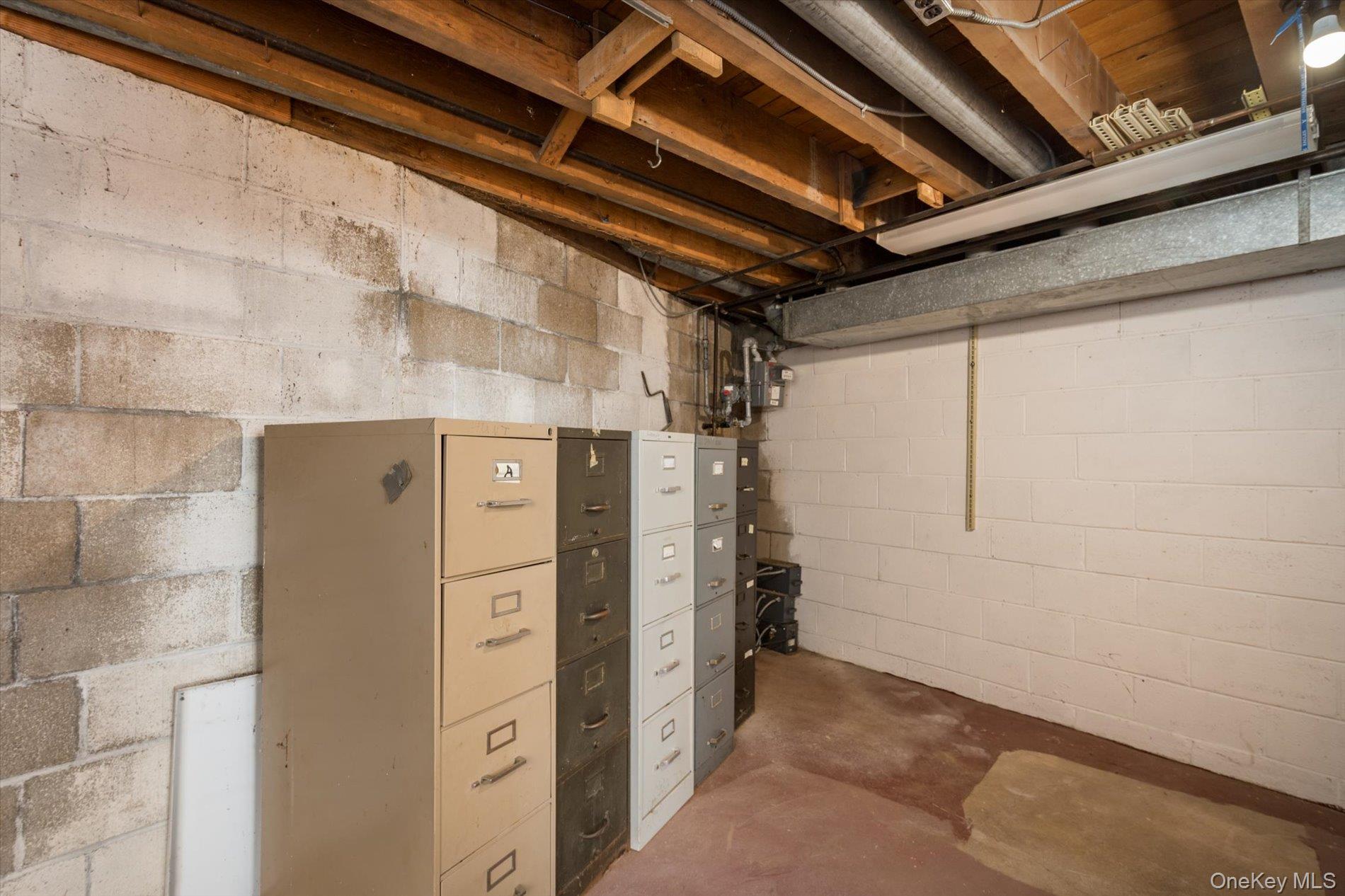 119 E Main Street E – For Sale photo 11