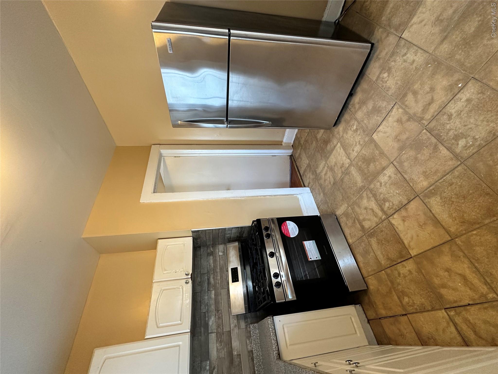 49 S 10th Avenue – For Rent photo 5
