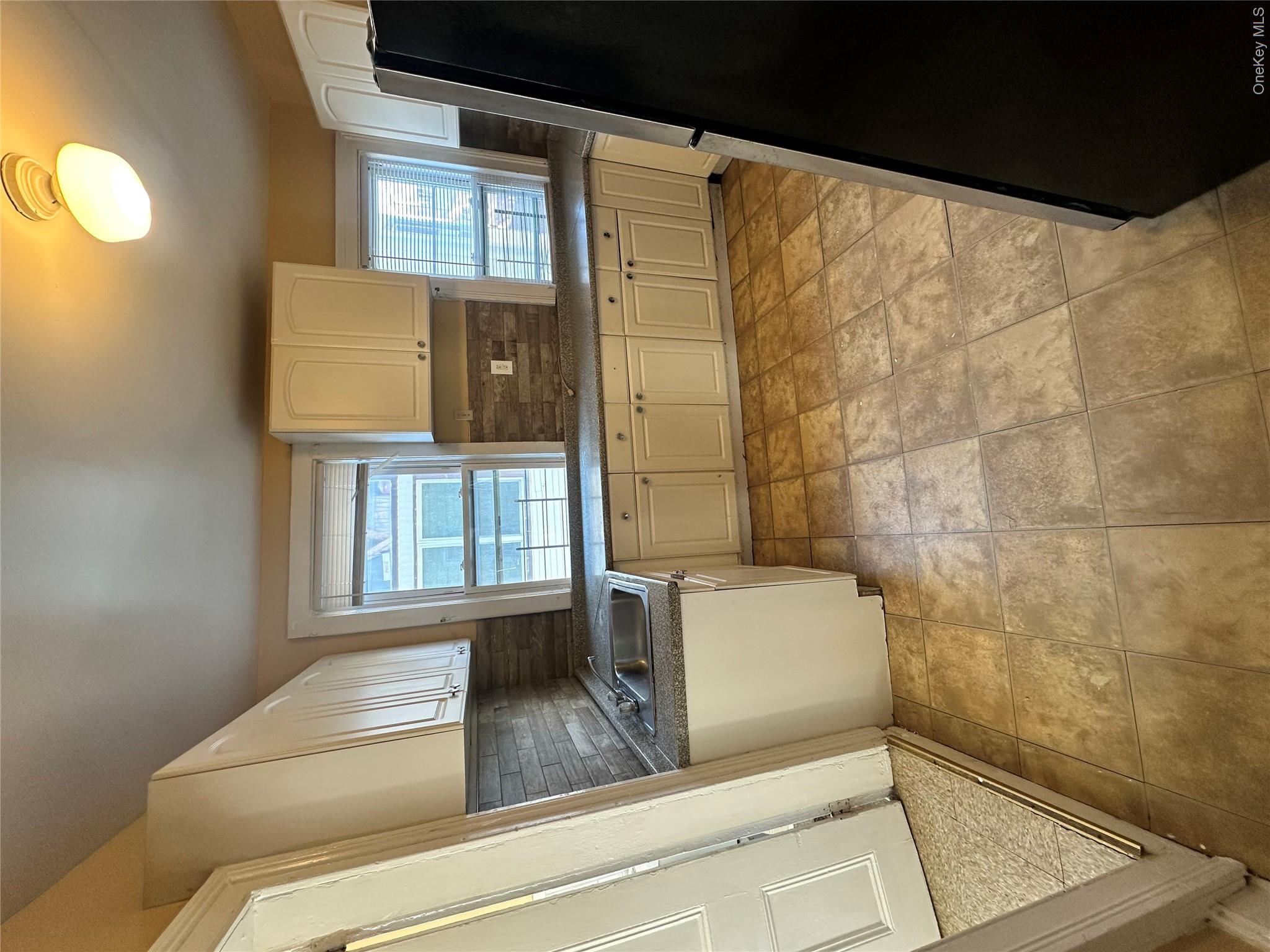 49 S 10th Avenue – For Rent photo 6