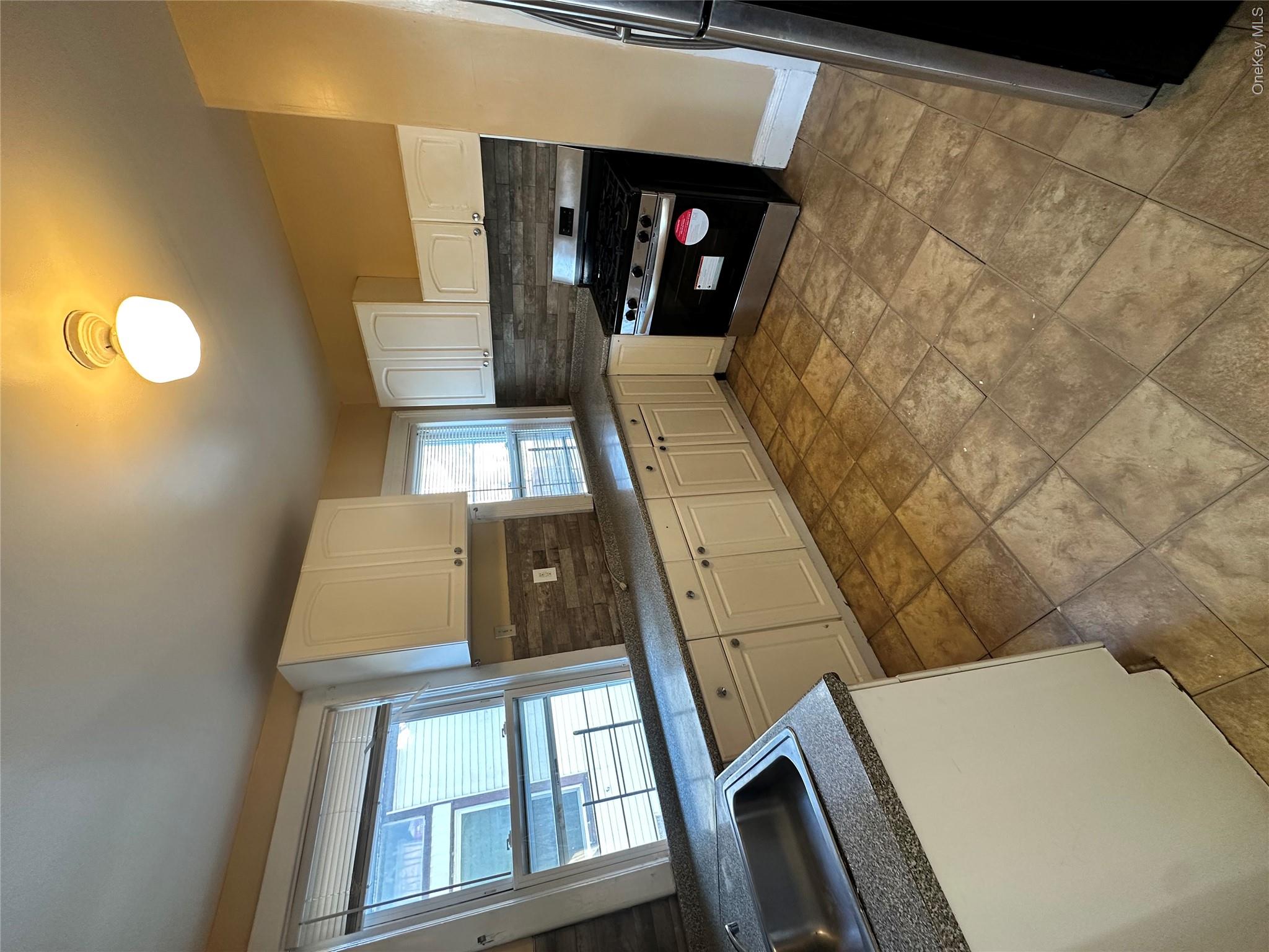 49 S 10th Avenue – For Rent photo 4
