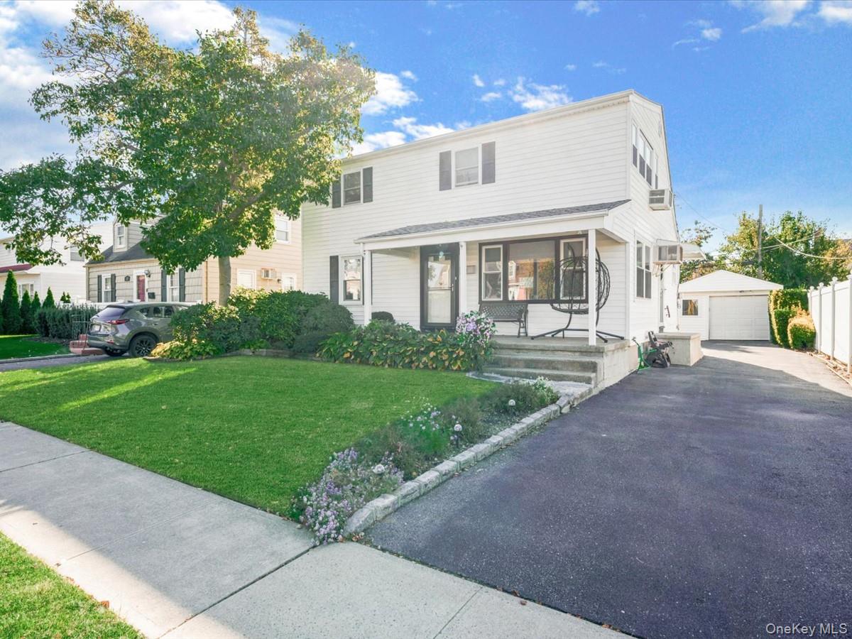 17 Arnold Street – For Sale photo 2