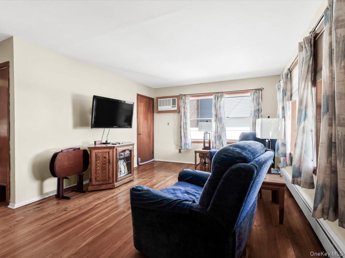 17 Arnold Street – For Sale photo 3