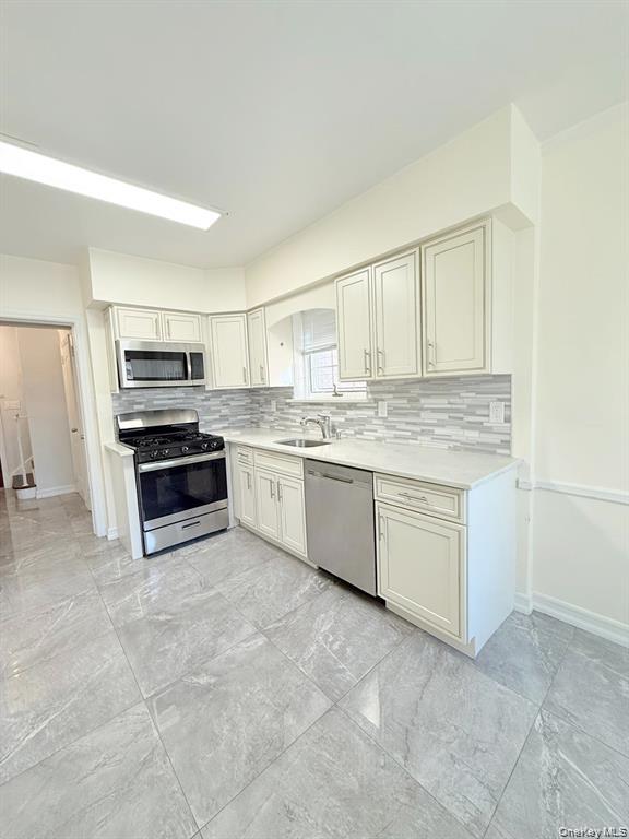81-15 189th Street – For Rent photo 10