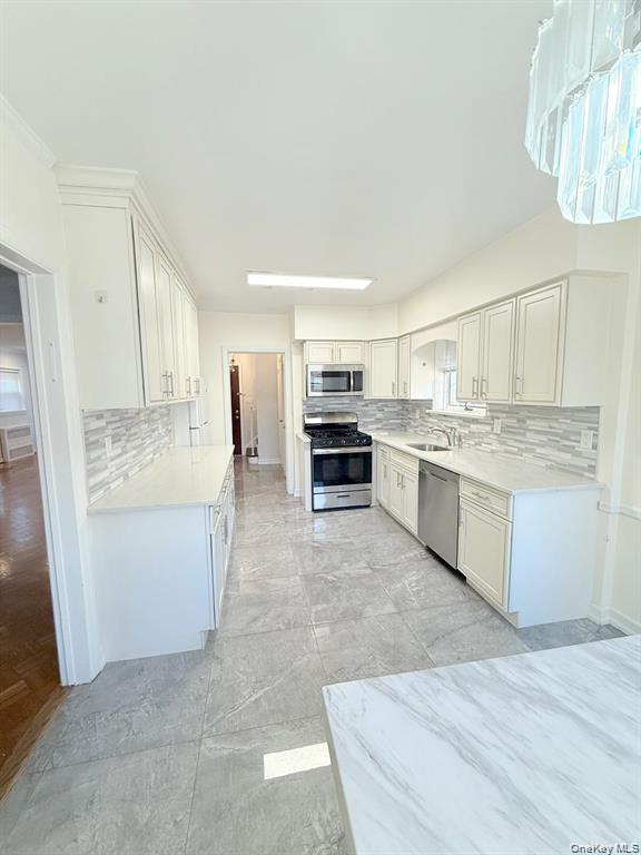 81-15 189th Street – For Rent photo 9