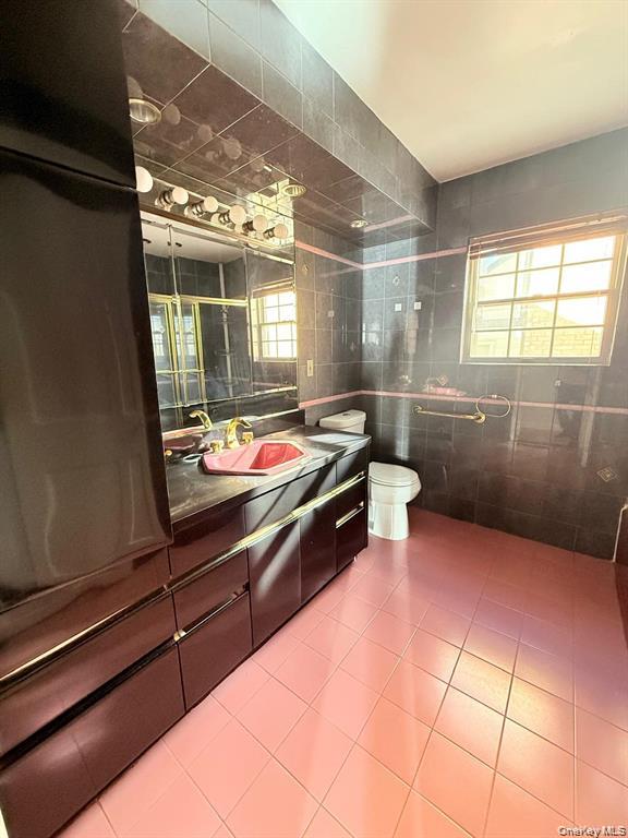 81-15 189th Street – For Rent photo 15