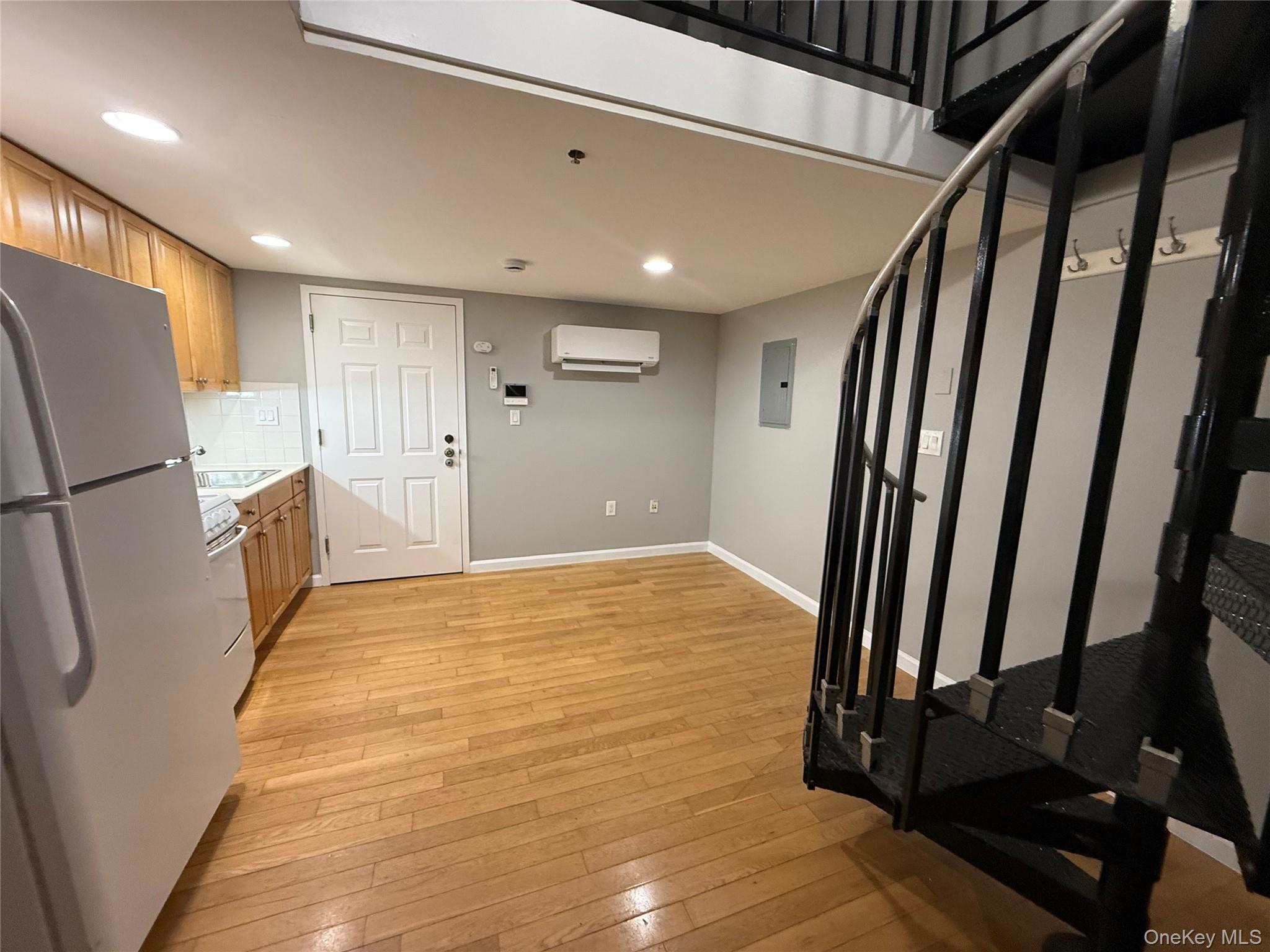 94 Fourth Avenue, Unit 213 photo 4