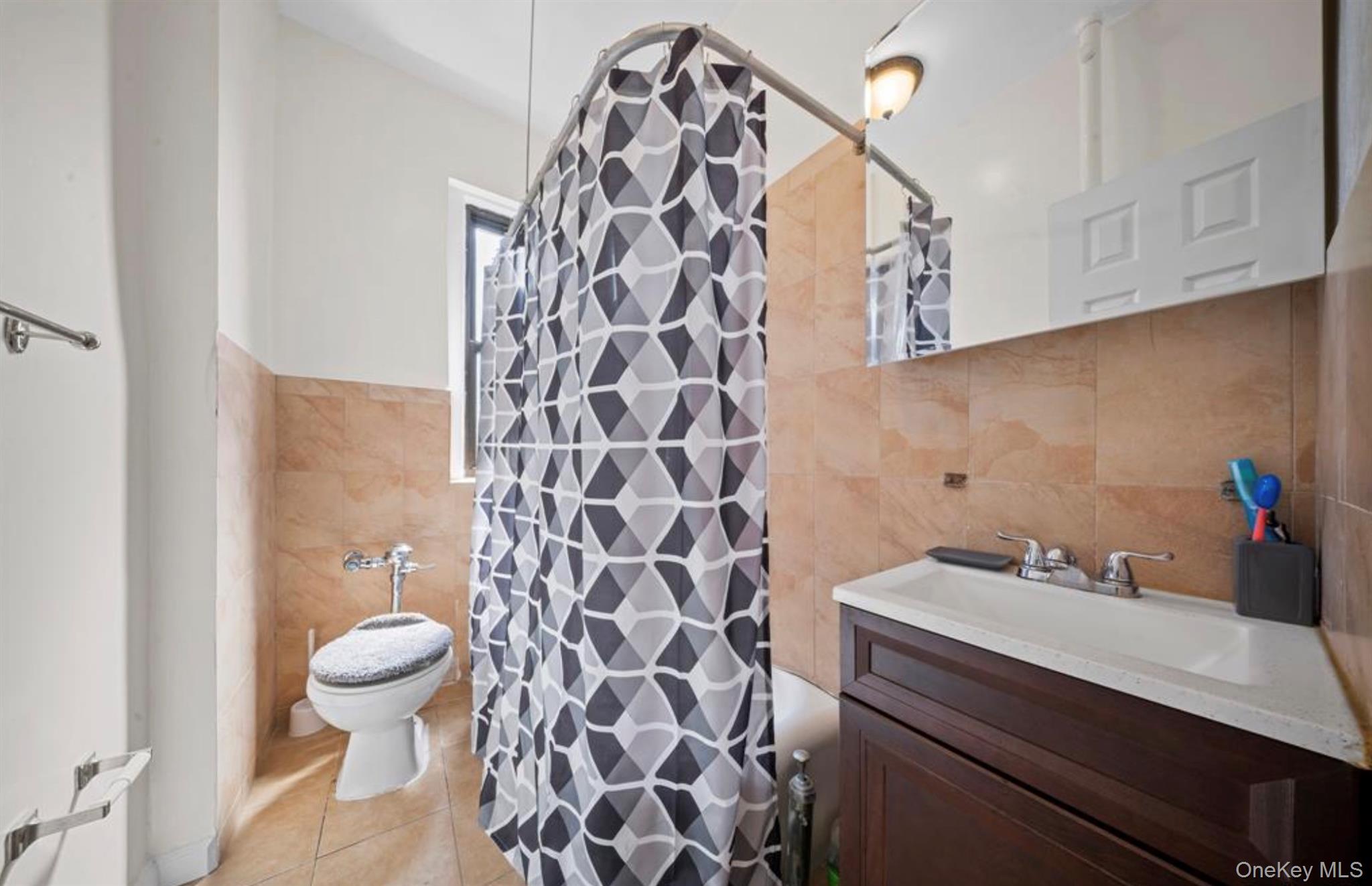 1372 Shakespeare Avenue, Unit 4D photo 11