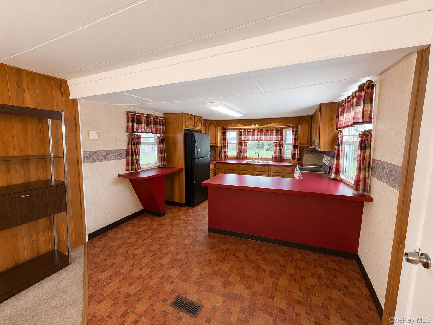 12 Betsy Ross – For Sale photo 5