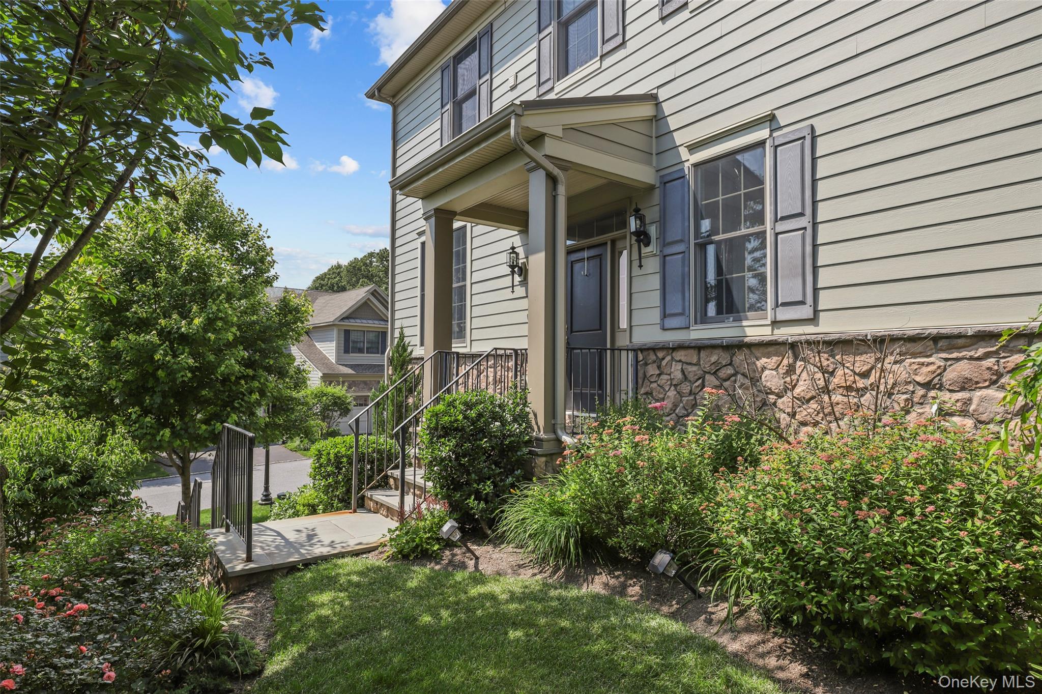 8 Langeloth Drive – For Sale photo 2