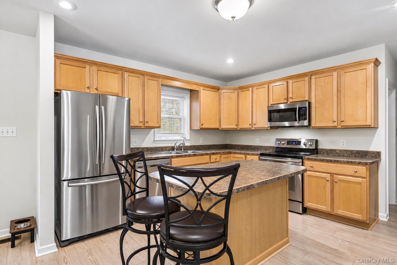 164 Wading River Road – For Sale photo 5