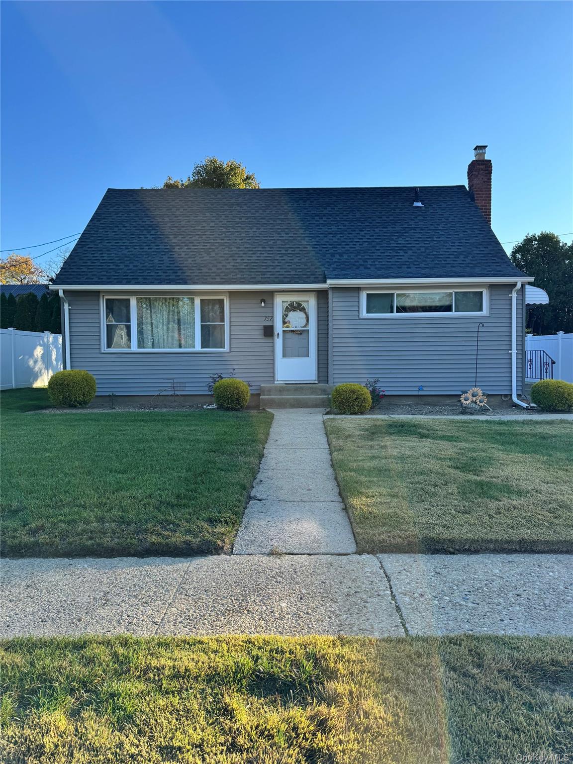 757 Van Buren Avenue – For Rent