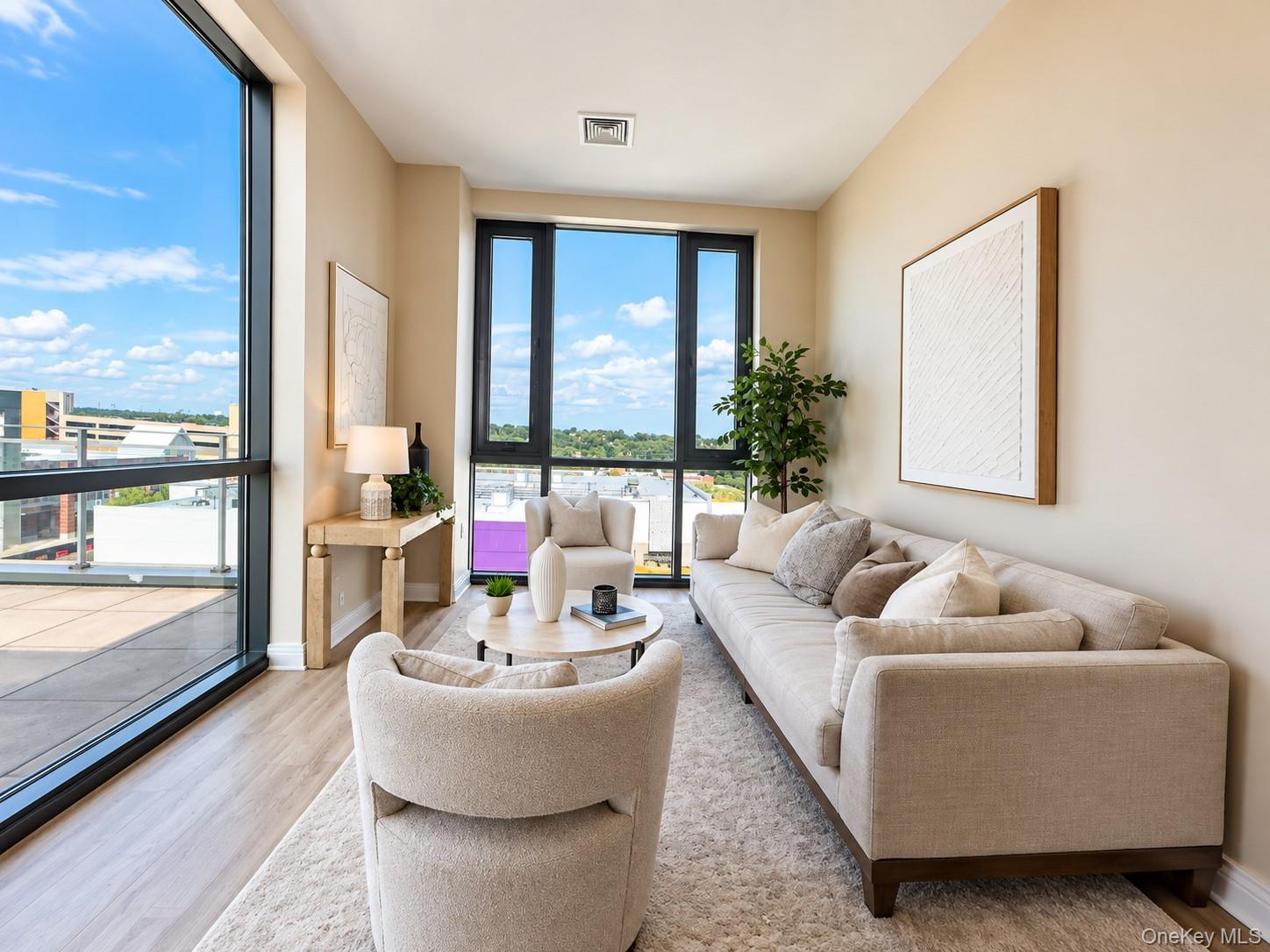 701 Ridge Hill Boulevard, Unit PHI