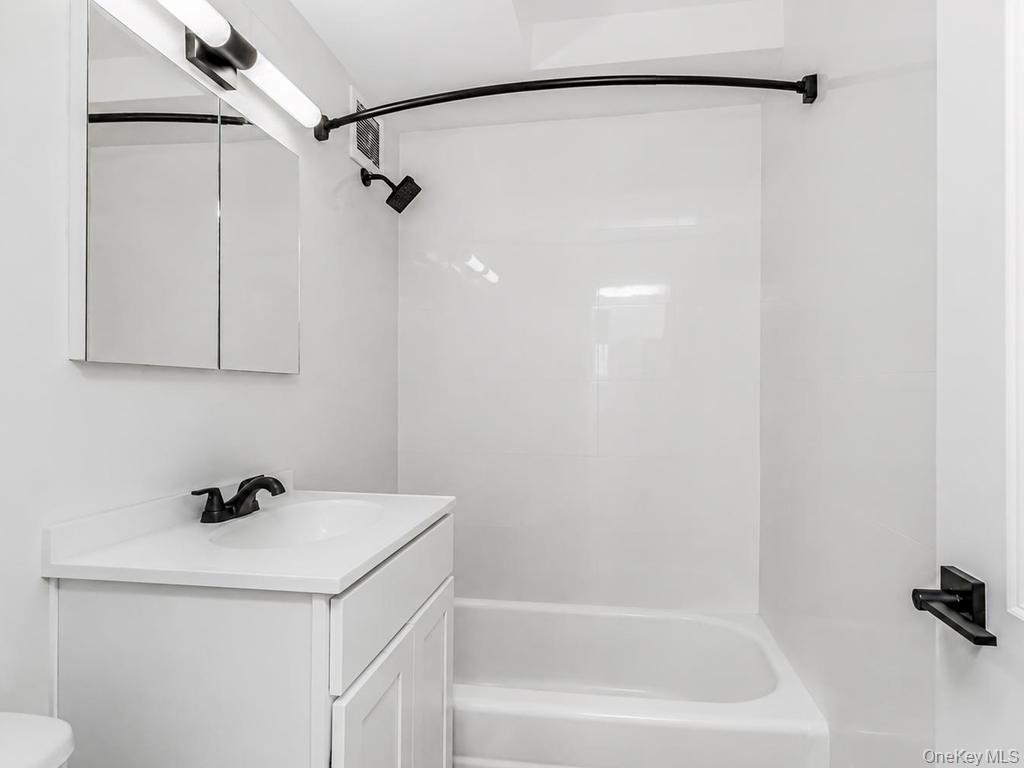 820 Boynton Avenue, Unit 7A photo 10