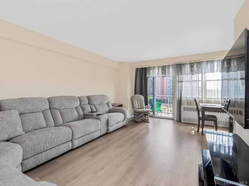 820 Boynton Avenue, Unit 7A photo 2