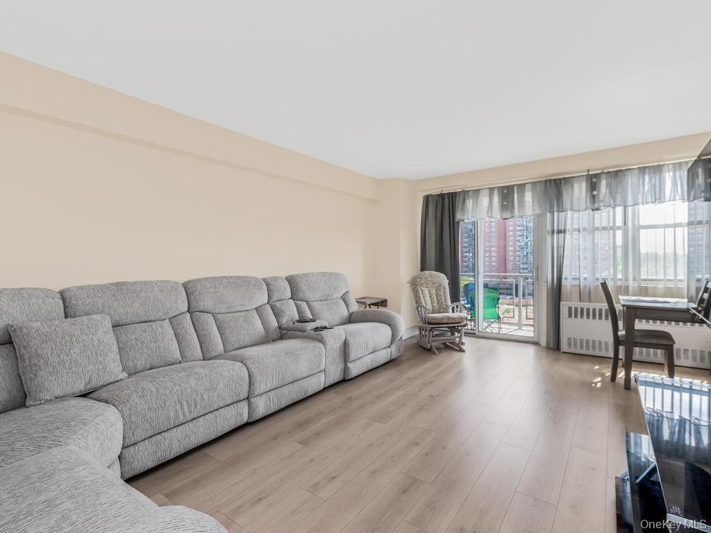 820 Boynton Avenue, Unit 7A photo 5