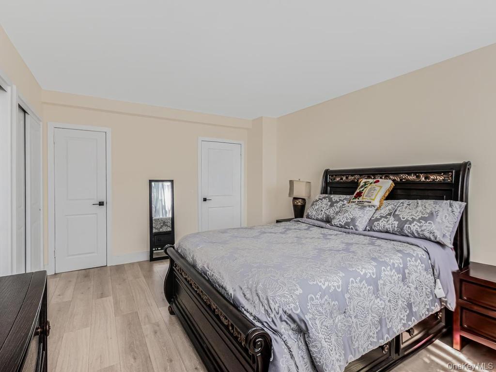 820 Boynton Avenue, Unit 7A photo 8