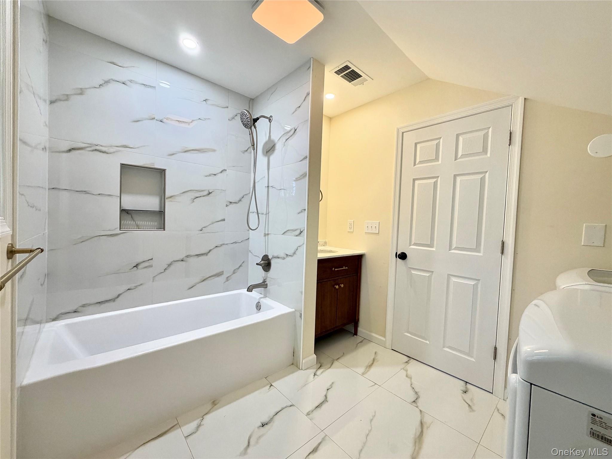 160 Smith Street – For Rent photo 27
