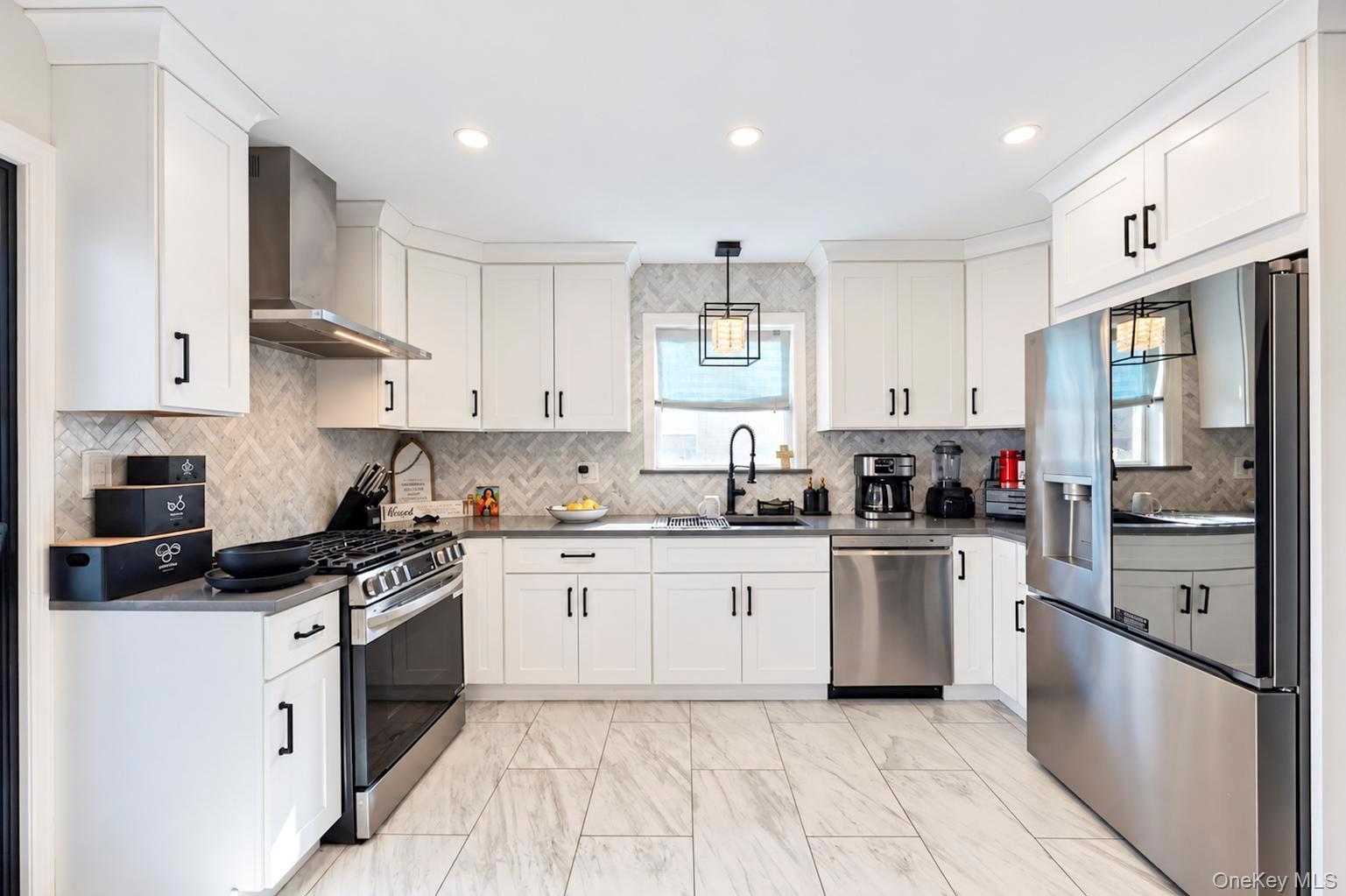 25 Amity Place – For Sale photo 4