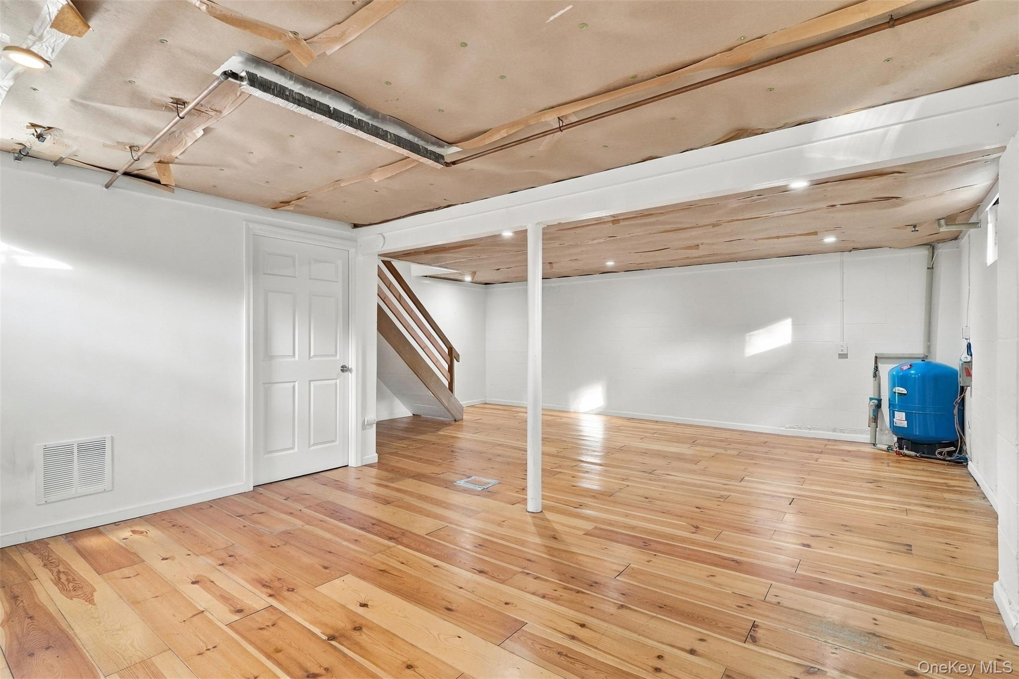 2 Drury Lane – For Rent photo 16