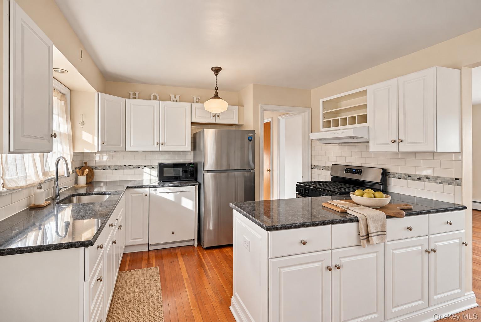 2 Drury Lane – For Rent photo 3
